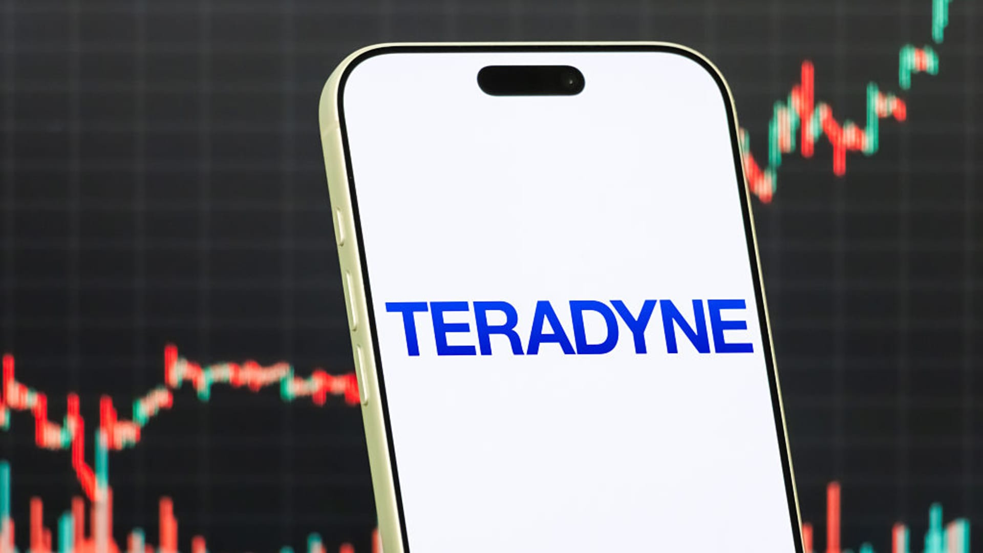 Teradyne Stock Technical Analysis 2026: Reading the Chart After TER's 19% Single-Day Crash
