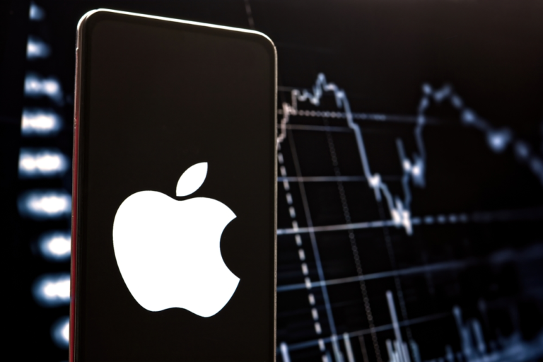 Apple Stock Forecast 2026 to 2027: What the Fundamentals, Technicals Says